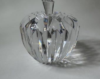 Pisapapeles vintage de cristal macizo con forma de manzana de la colección Wyndmere de Waterford Crystal.