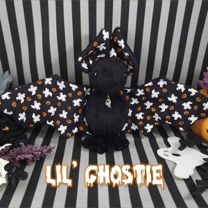 Lil&#39; Ghostie Special Halloween Batling! - Stuffed Plush Bat, Made to Order, Unique Gift, Sensory Plush, Toy, Scented Gift