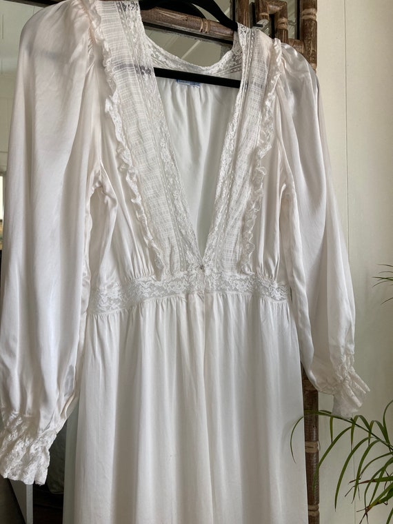 1940s Lady Leonora White rayon gown med