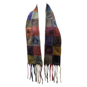 Bufanda de invierno con estampado de bloques, forro polar y borlas estilo bohemio de patchwork reciclado, P15