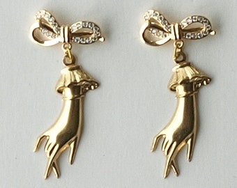 victorian earrings hands, victorian earrings gold hands, golden hands, GOLDEN TOUCH, brass lever backs