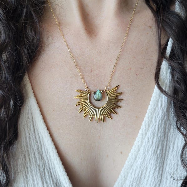 Gold Labradorite Statement Necklace, Sunburst Boho Gemstone Necklace. Green Blue Flash Labradorite, Gift for her.