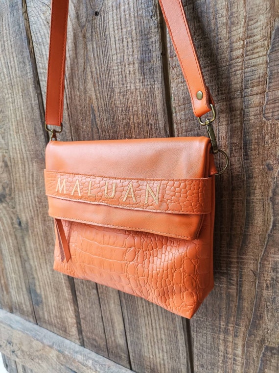 Purse DITA Size M in Smooth Cowhide Leather and Orange Croco