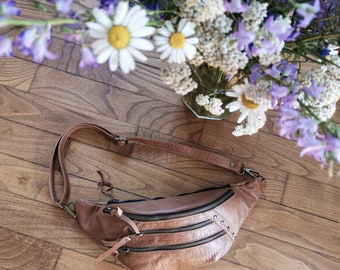 “Lison” fanny pack in camel leather