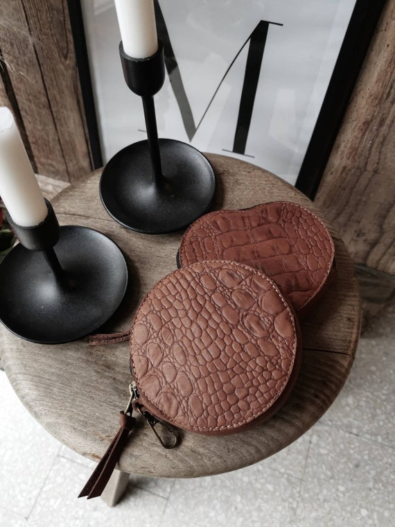 Rosa's Round Coin Holder in Nutty Croc Cowhide 