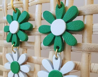 Daisy earrings in upcycled leather/white and green (Double and single)