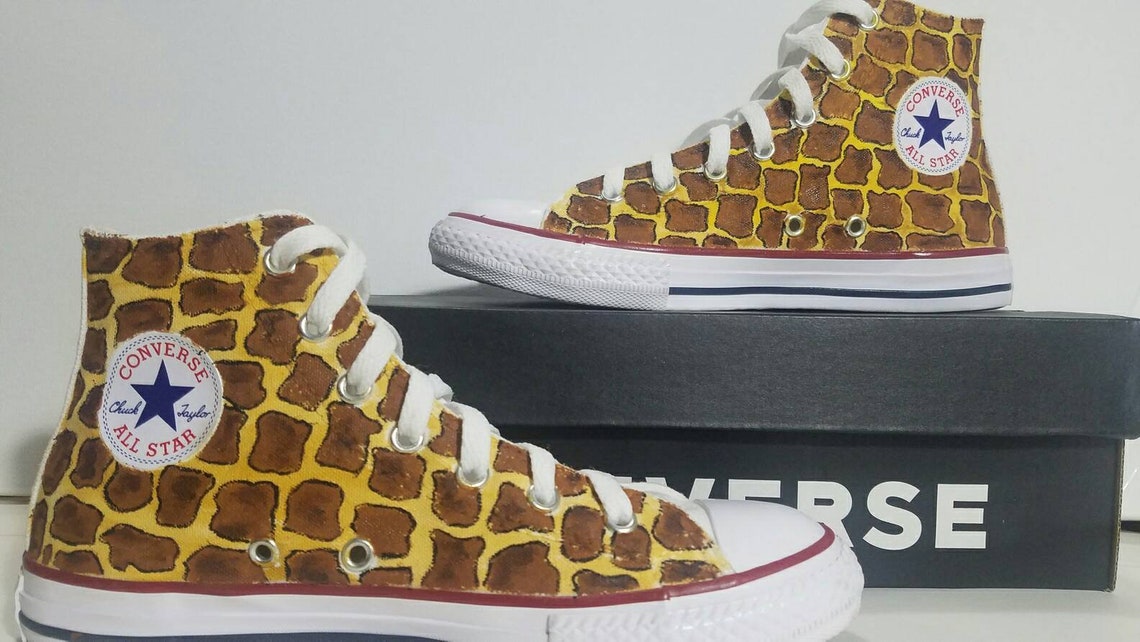 Giraffe design with print high top converse hand painted | Etsy