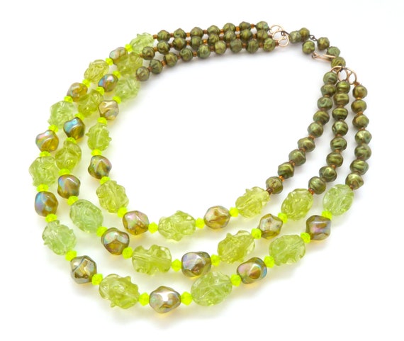 Vintage Necklace Triple Stranded Green And Pearli… - image 3