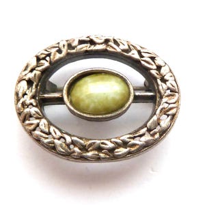 Vintage Small Miracle Faux Connemara Marble Set Leaf Detailed Oval Shaped Brooch.
