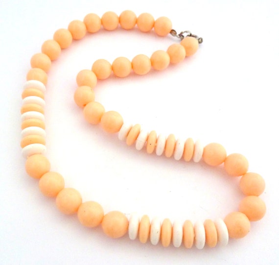 Vintage Necklace, Peach And White Disc Plastic Re… - image 4