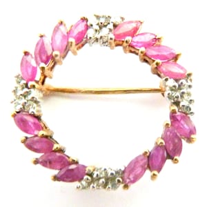 Vintage Small 9ct Gold Ruby And Diamond Circlet Dainty Brooch, Fully Hallmarled Wreath 1990, 90s Jewellery.