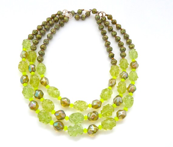 Vintage Necklace Triple Stranded Green And Pearli… - image 4