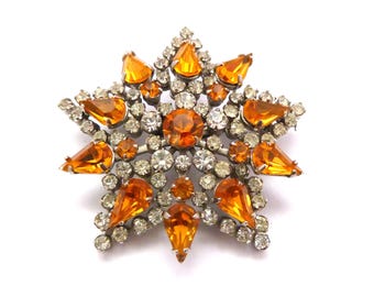 Broche Ronde Métal Doré Ajourée - Fonte De Verre Rouge Cerise - Années 50 - Occasion