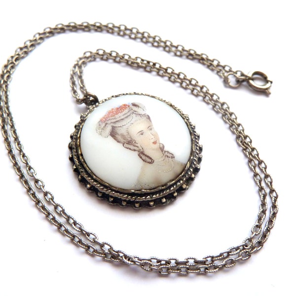 Collier vintage Marie Antoinette Pendentif avec chaîne Matinee Length, 60s 70sBijoux