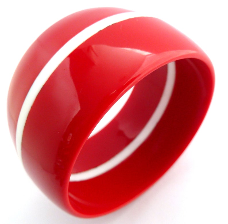 Vintage Bangle Chunky Red And White Striped Lucite Pop Mod Style Bracelet 70s 80s Jewellery.