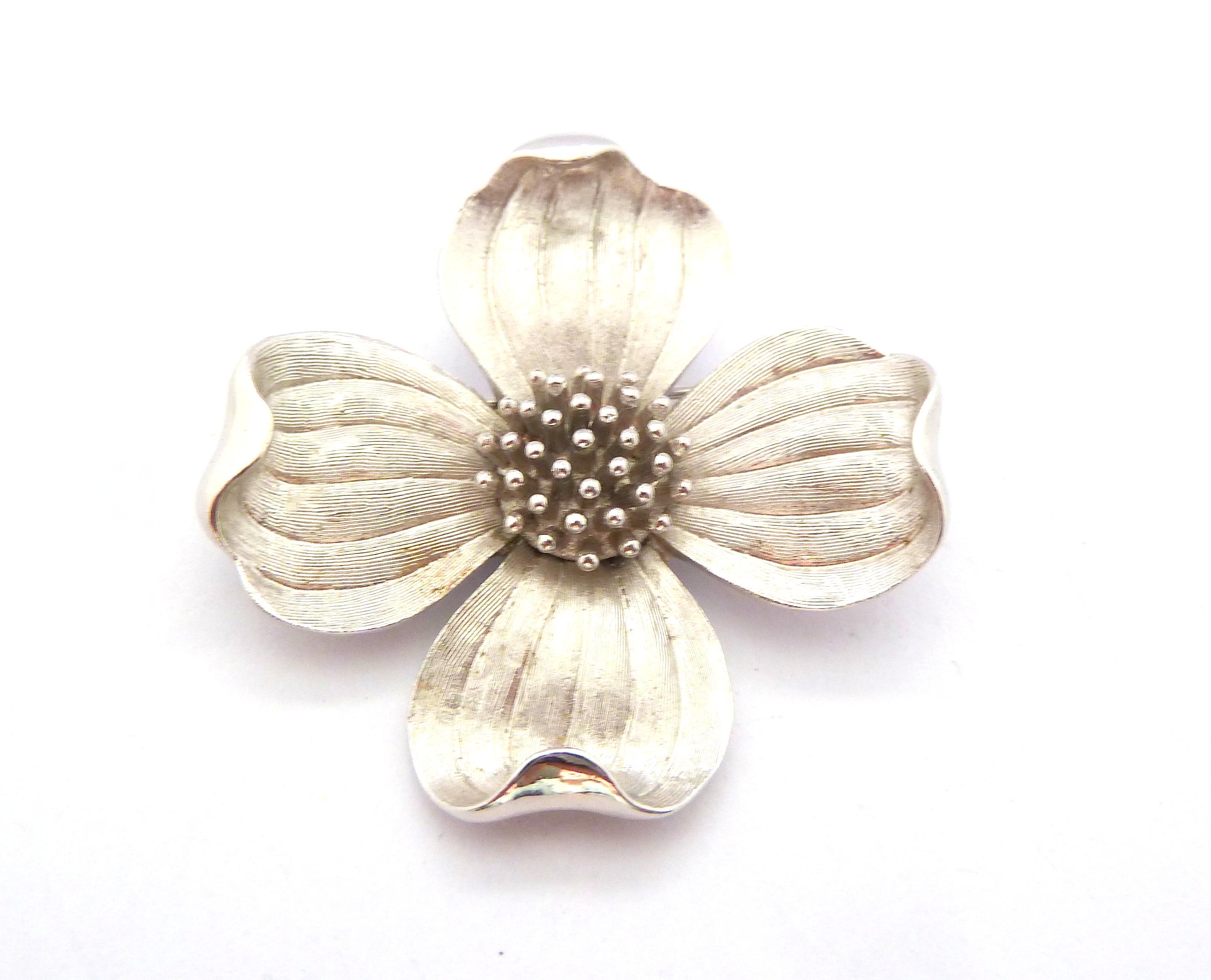 Trifari flower brooch - Etsy 日本