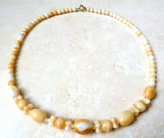 Vintage 60s Necklace, Cream And Caramel Marbled Gl