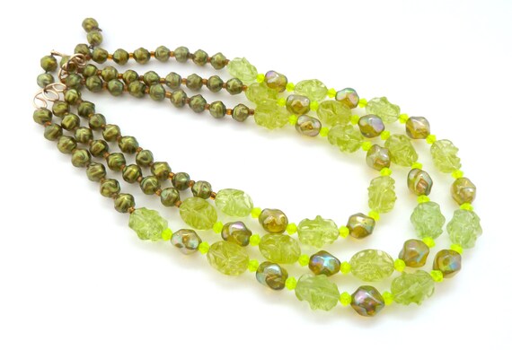 Vintage Necklace Triple Stranded Green And Pearli… - image 6