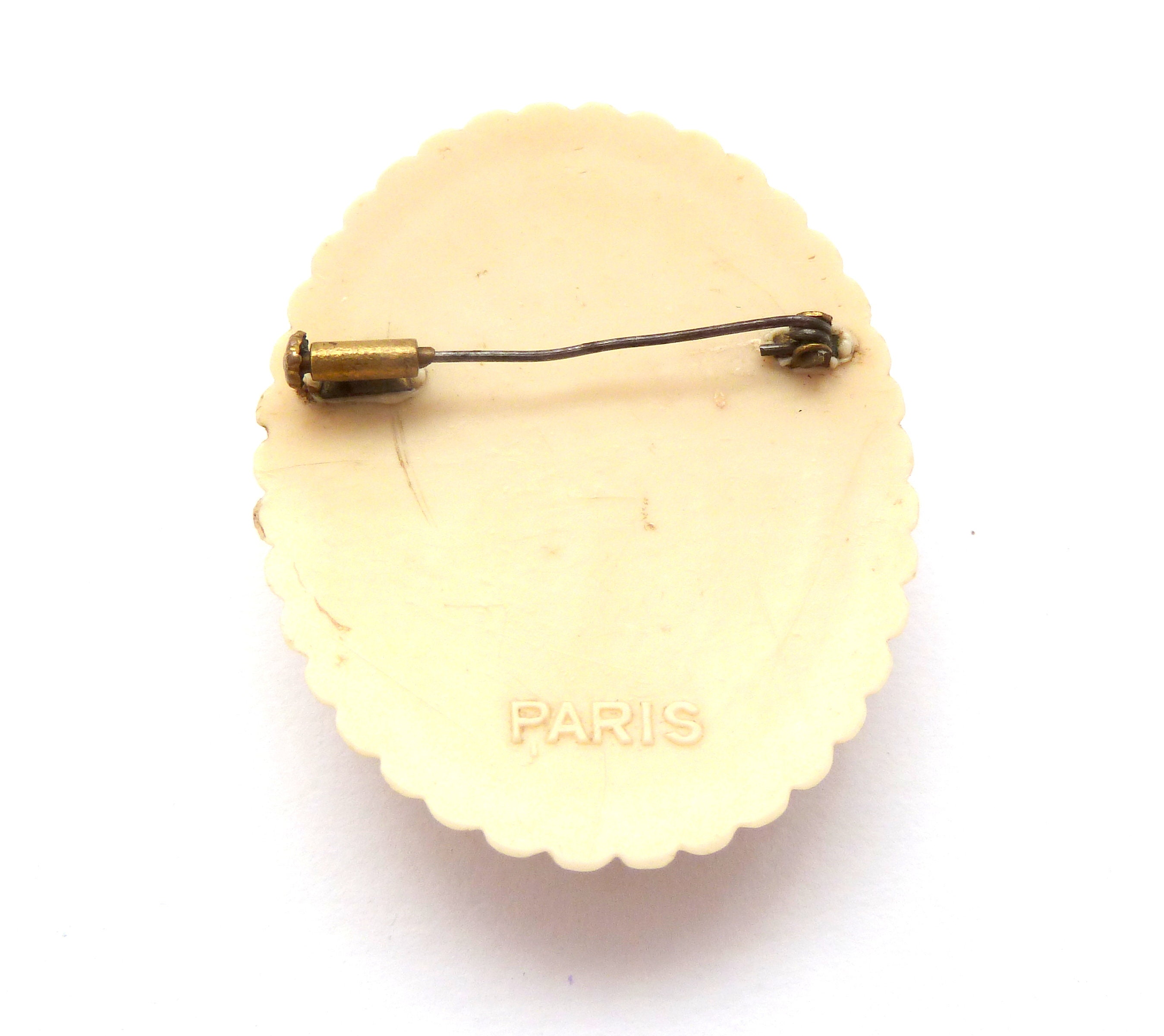 Broche Vintage Camée En Celluloïd Ou Galalith Signée Paris - Occasion