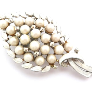 Vintage Large Faux Pearl And Enamel Abstract Floral Spray Modernist Design Brooch, 50s 60s Jewellery.