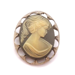 Vintage Large Grey Cameo Lady In Profile Design Brooch,  60s 70s Jewellery