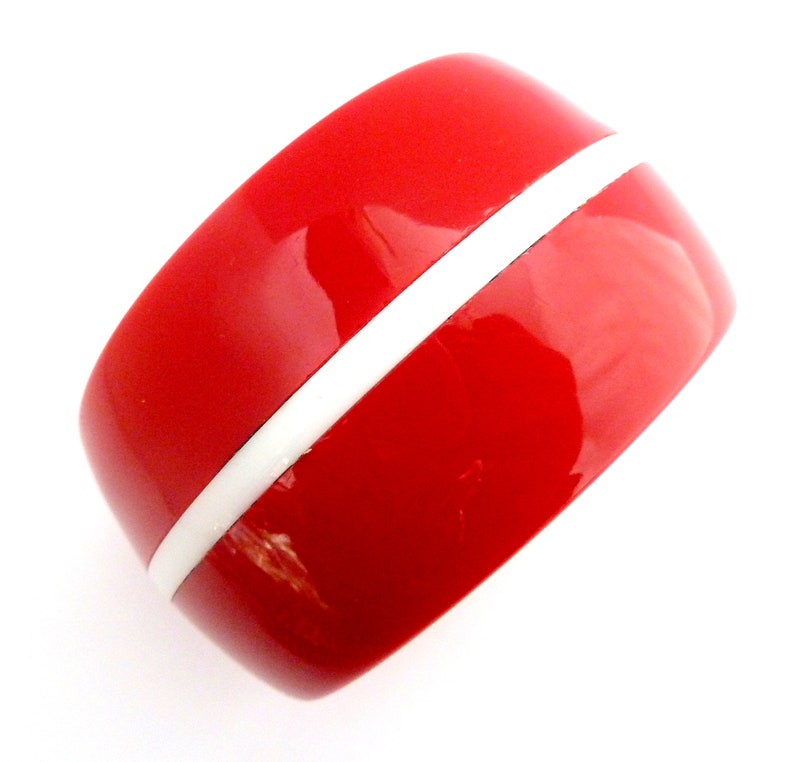 Vintage Bangle Chunky Red And White Striped Lucite Pop Mod Style Bracelet 70s 80s Jewellery.