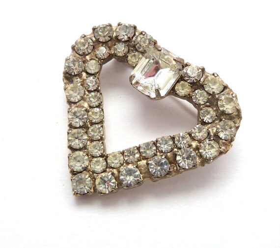 Vintage Brooch, Rhinestone Detailed Heart Shaped … - image 3