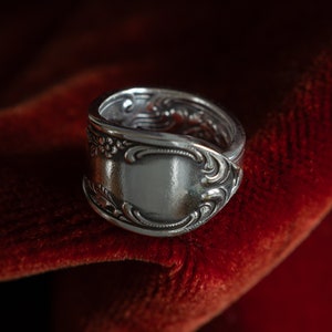 ultimate Rococo cutlery ring for him and her R156