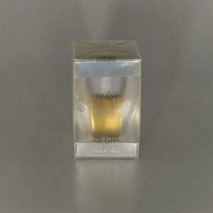 Molyneux Paris Modern Quartz Eau de Parfum 1 FL.OZ. / 30ml