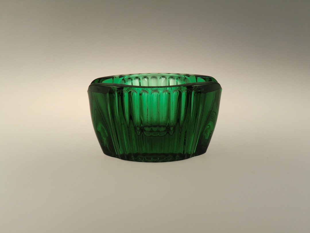 Boho Czech Green Art ガラス灰皿、Jiri Zejmon による Sklo Union 用