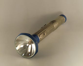 Lampe de poche en fer portable à l'ancienne pour le camping