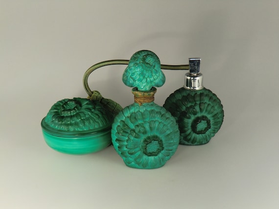 Bohemian Czech Art Deco Malachite Jade Glass Perf… - image 1