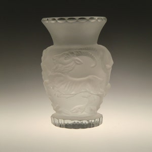Böhmische Boho Schlevogt Art Deco Glasvase mit Steinbock von Artur Pleva