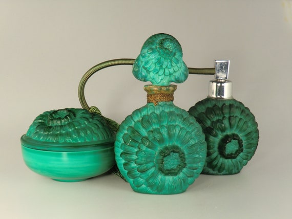 Bohemian Czech Art Deco Malachite Jade Glass Perf… - image 2
