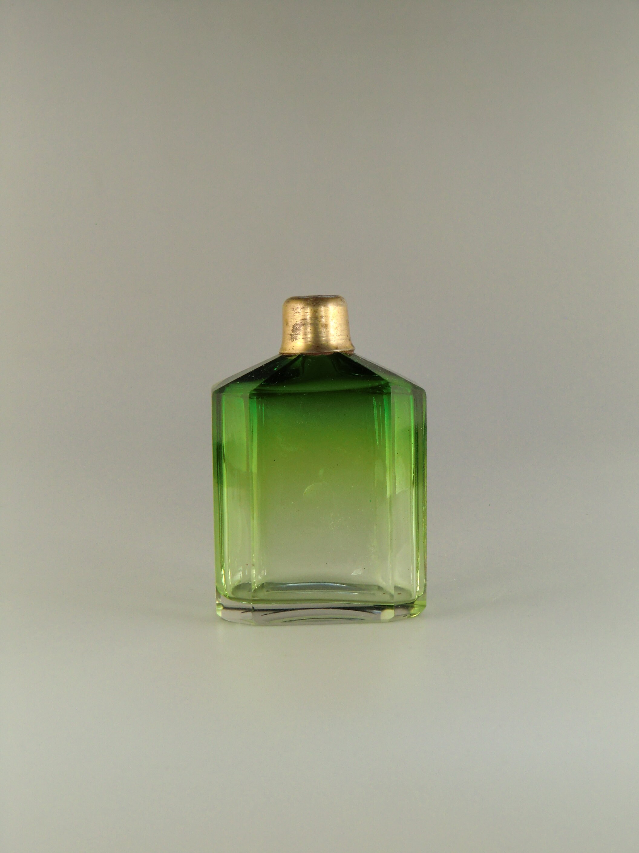 久邇香水 BOHEMIA PERFUME BOTTLE il_fullxfull.4088522782_16x9.jpg