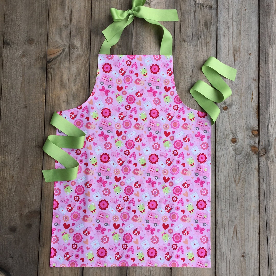 valentines-day-gift-for-tween-girl-girl-baking-gift-handmade-art-apron