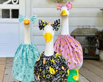 Summer Goose Outfit: Dress and Hair Bow for Lawn Goose 17-28"
