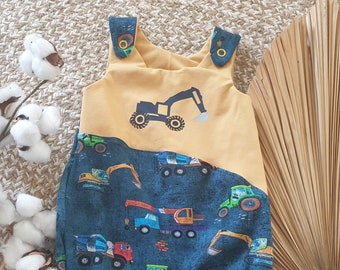 Comfortable baby romper with excavator motif