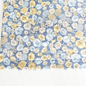 Blue & Yellow Mini Flowers Quilted Placemat | Poppies, Roses, floral fabric placemat, Spring flowers, washable, flower farm, dinner setting