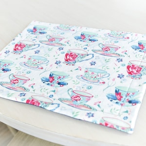 Spring Teacups Quilted Placema, Tea Party, Spring placemat, fabric placemat, Spring decor, Tea Cup Party, dining, table setting, Tea Cups