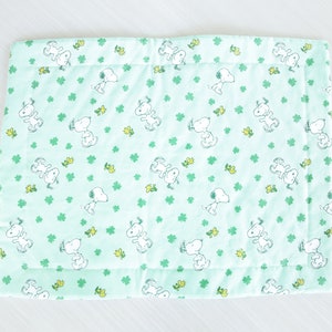 Snoopy St. Patricks Clovers Quilted Placemat | St. Patricks Day placemat, March placemat, Snoopy placemat, leaf clovers, lucky, Spring green