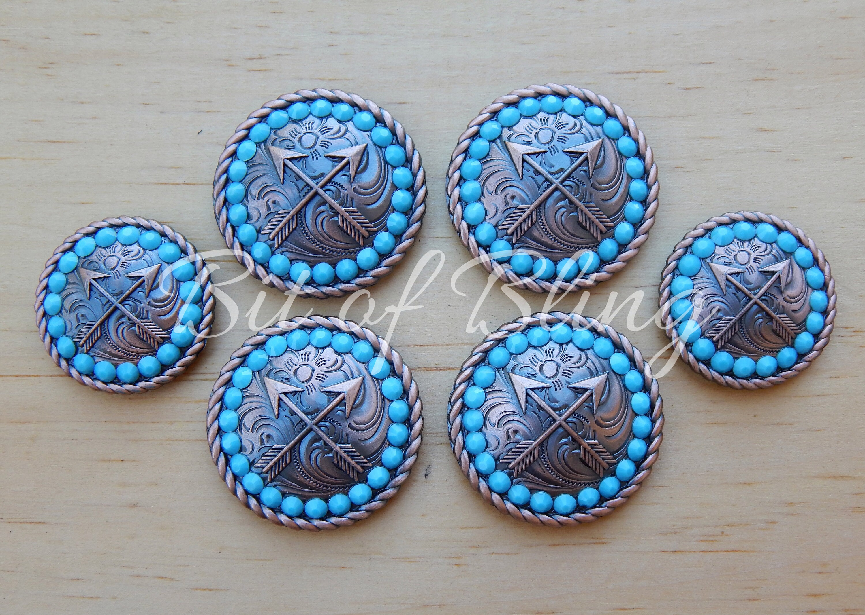 Copper Round Rope Edge Crossed Arrows Saddle Concho Set with Turquoise Rhinestones Horse Tack Rodeo Barrel Racing Trail Riding Western