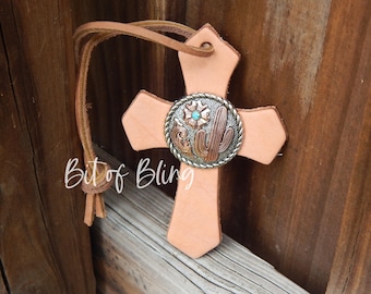 Western Saddle Cross with Turquoise Cactus Flower Concho Western Horse Tack Rodeo Barrel Racing Pole Bending Trail Riding Reining