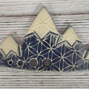 Ceramic Mountain Herb Stripper