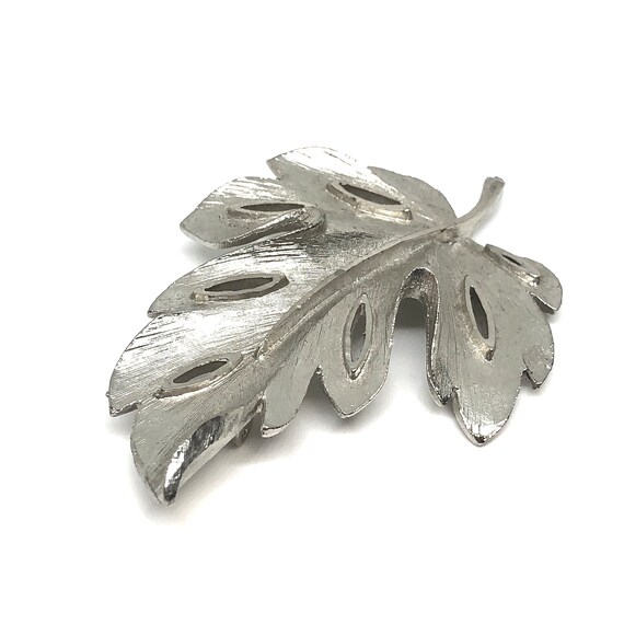 BSK Vintage Brushed Silver Tone Leaf Brooch Desig… - image 3