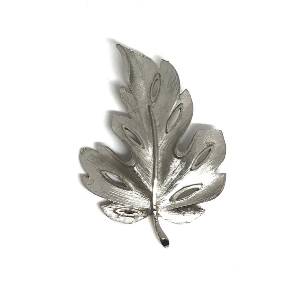 BSK Vintage Brushed Silver Tone Leaf Brooch Desig… - image 2