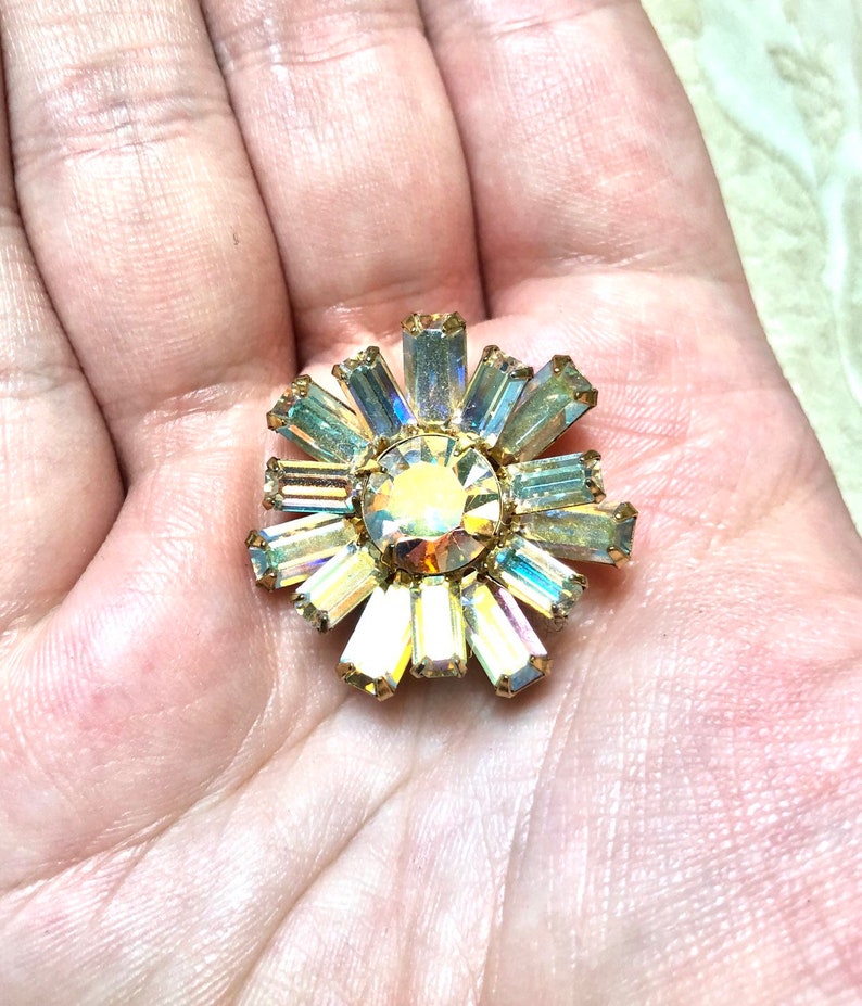 Vintage White Clear Aurora Borealis Baguette Emerald Princess Rhinestone Flower Atomic Star Brooch Earrings Set Parure Wedding Bride Gift