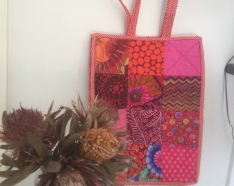 Tote/shoulder bags with gusset