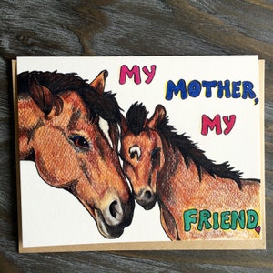 Carte de fête des mères de chevaux dessinés à la main de manière unique « Ma mère, mon amie » - Intérieur vierge