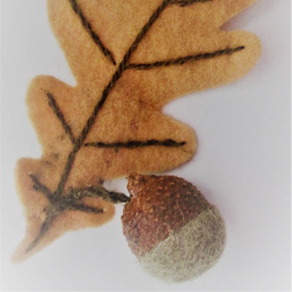 Hand crafted felted wool oak leaf and acorn autumnal brooch eco friendly woodland jewellery nature inspired OOAK original gift